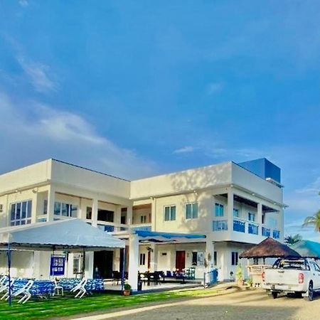 Hip Nautic Beach Resort Powered By Cocotel リアン エクステリア 写真